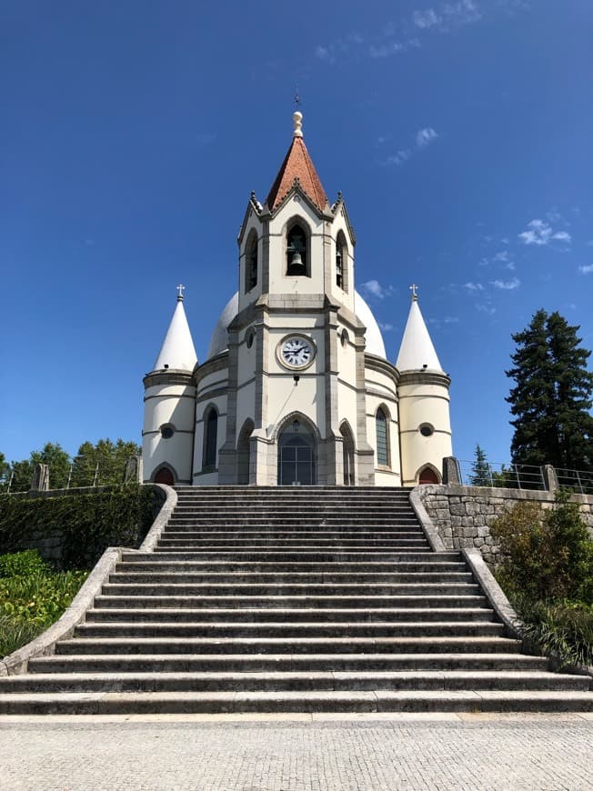 Lugar Santuário de Nossa Senhora da Piedade e Santos Passos ( Igreja do Sameiro )