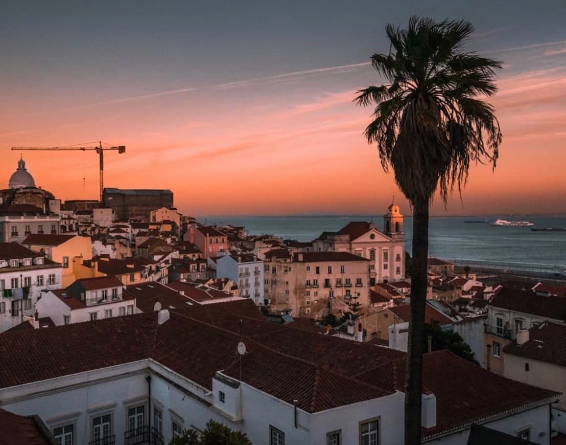 Place Miradouro de Santa Luzia