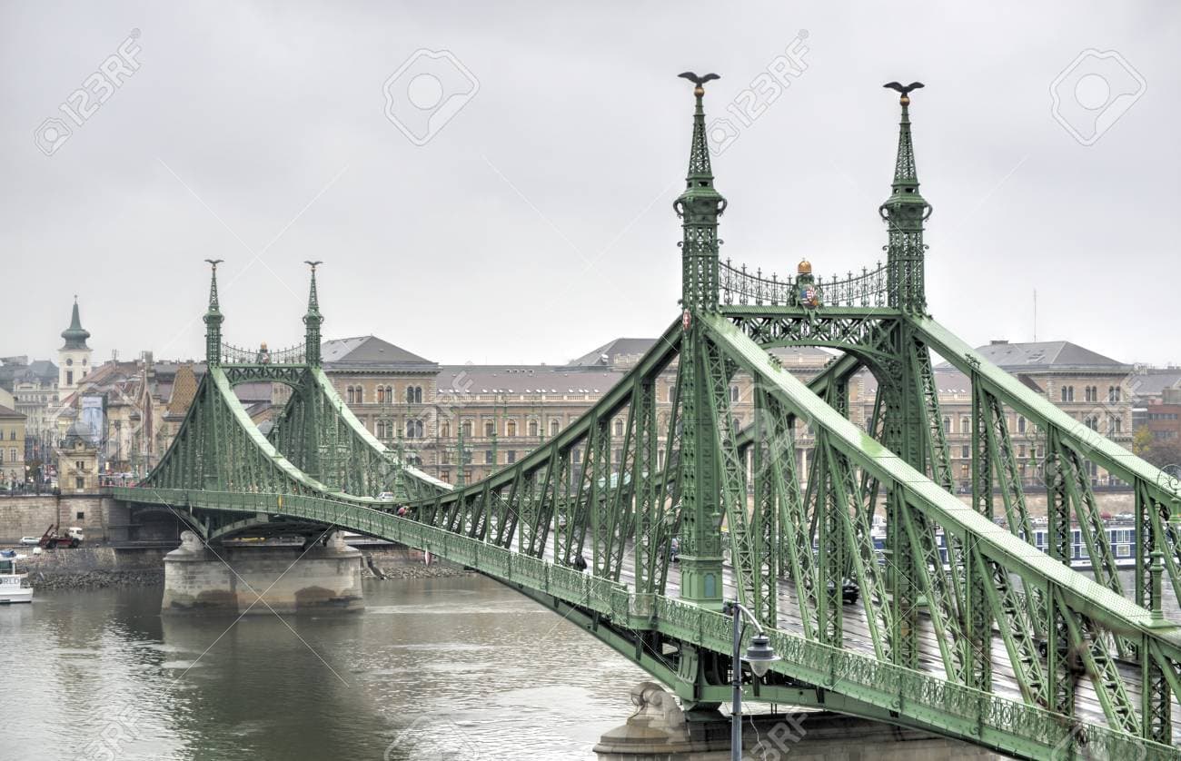 Place Puente de la Libertad