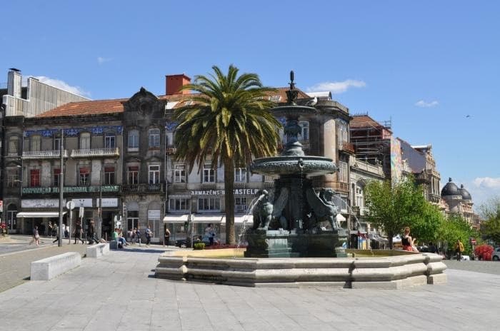 Place Praça de Gomes Teixeira