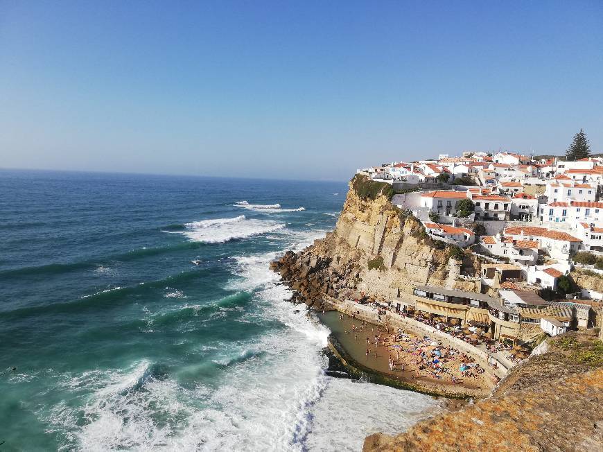 Place Azenhas do Mar Village