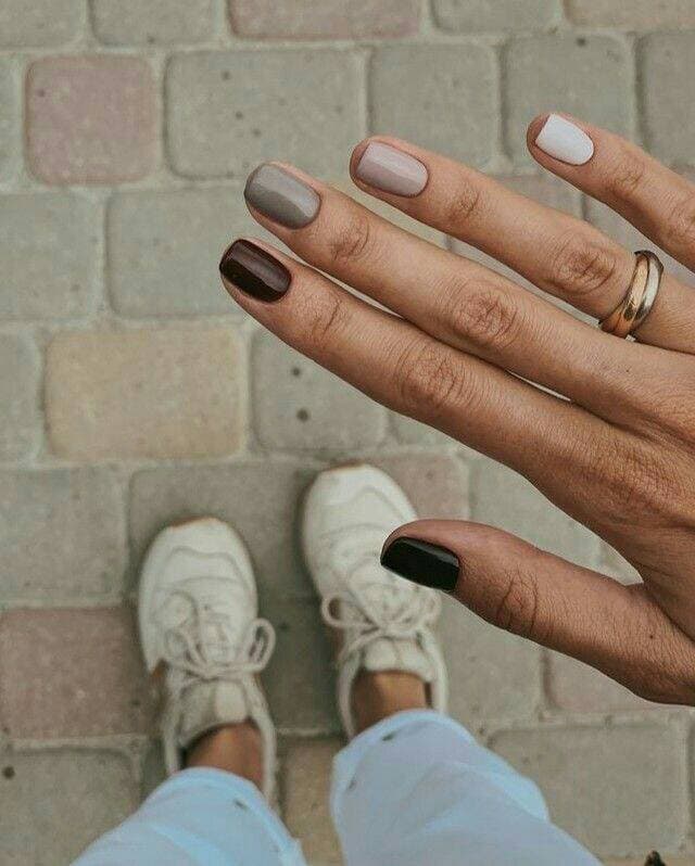 Moda Unhas com várias cores