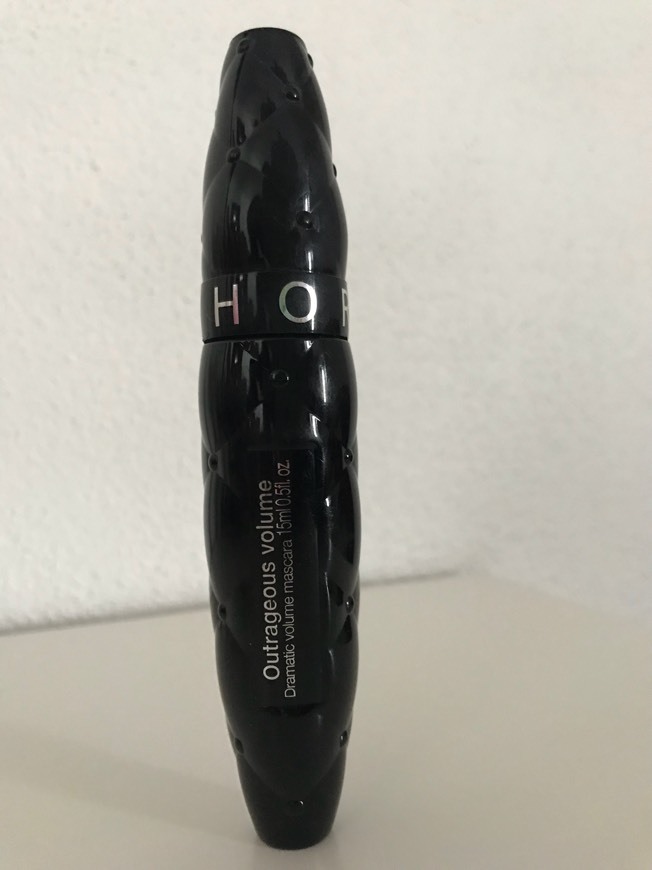 Product Outrageous Volume
Dramatic volume mascara Waterproof