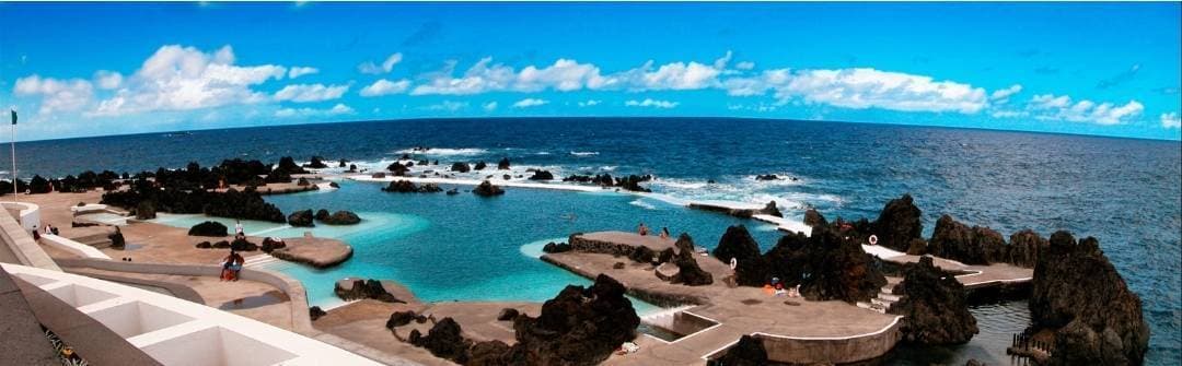 Lugar Piscinas Naturais de Porto Monìz