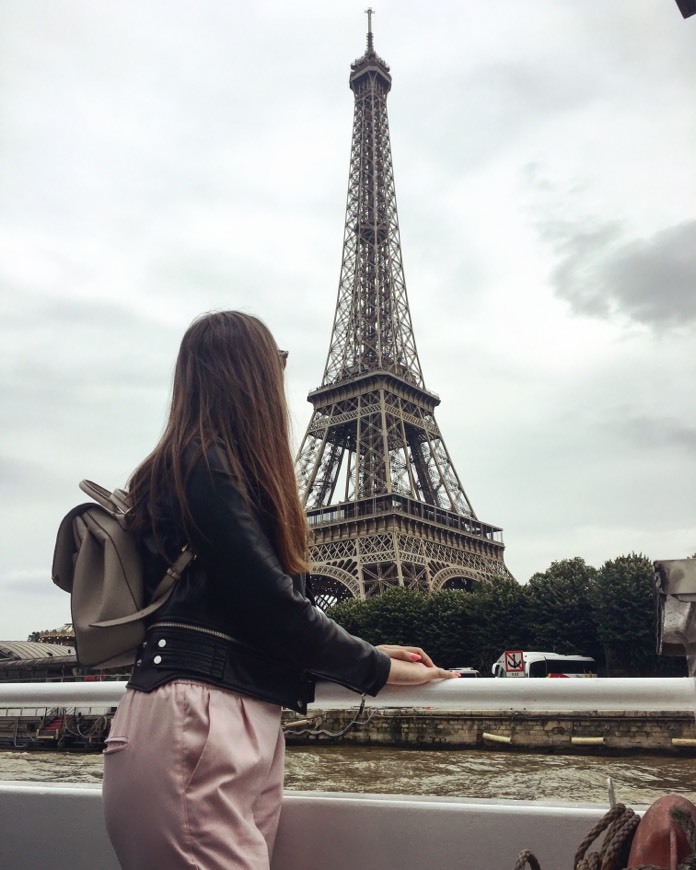 Place Torre Eiffel