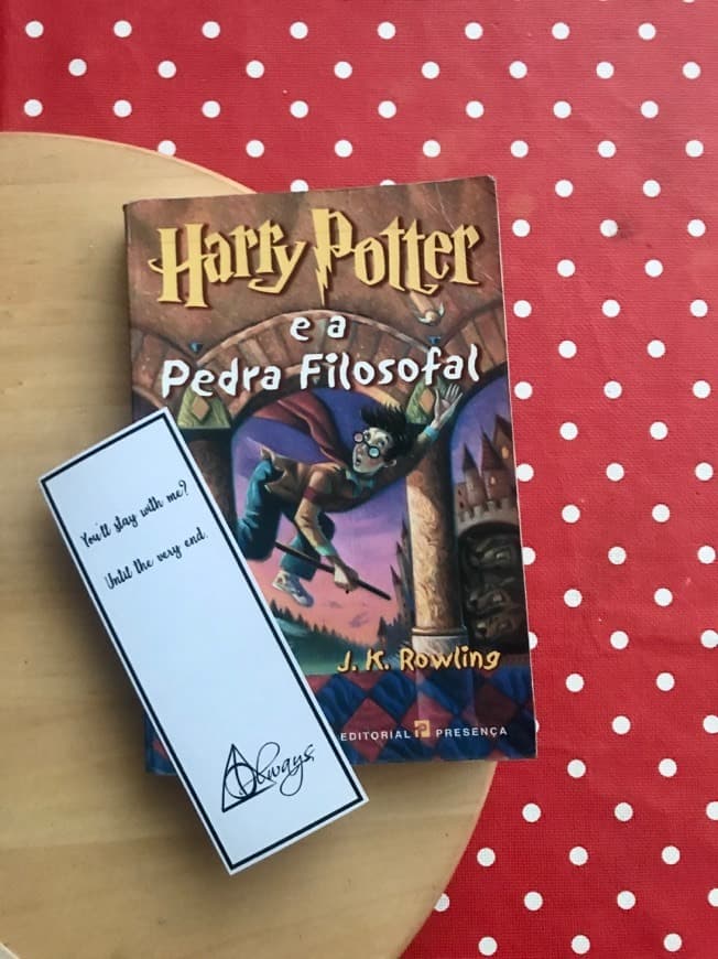 Libro HARRY POTTER E A PEDRA FILOSOFAL 