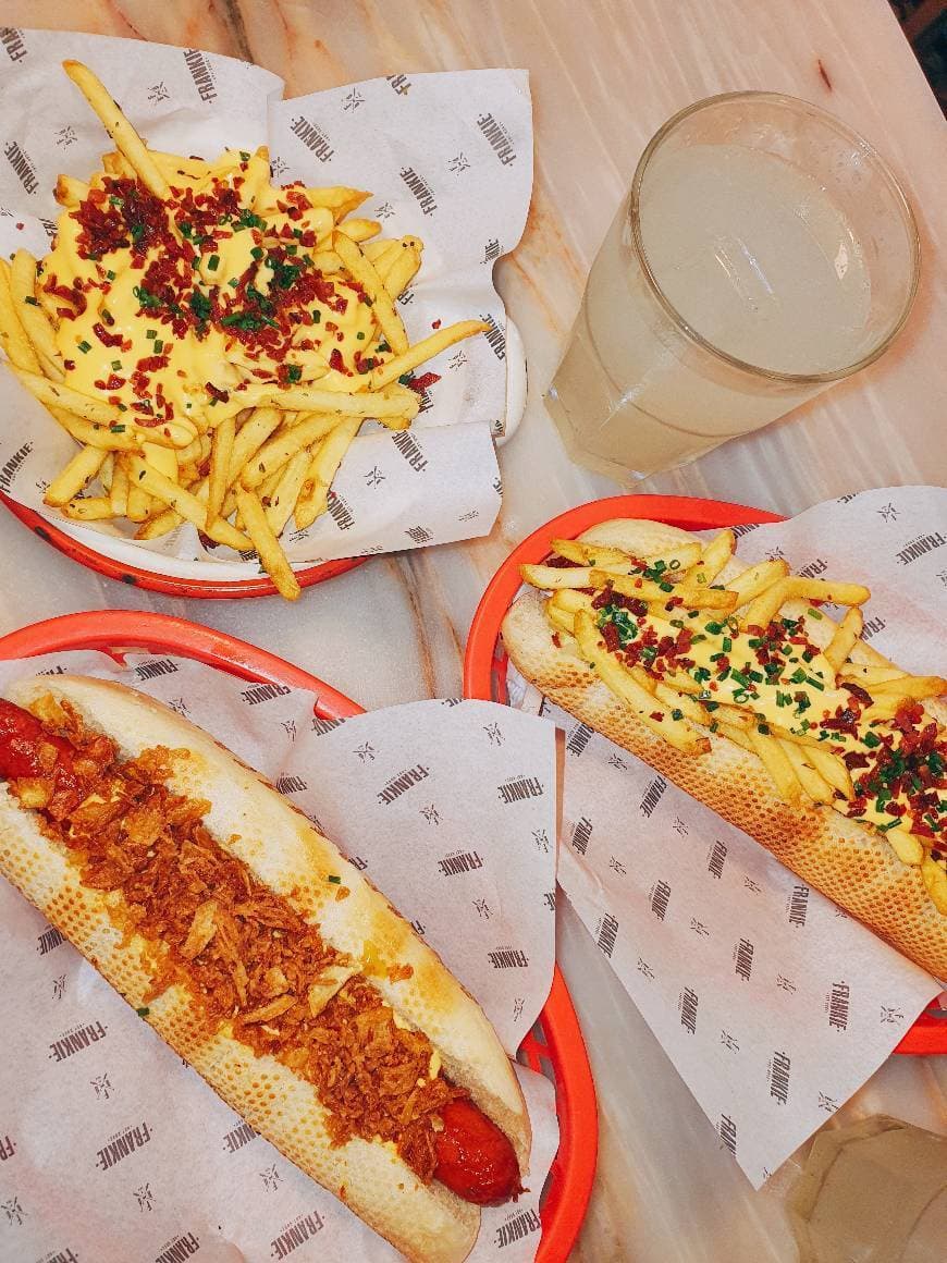 Restaurantes Frankie Hot Dogs