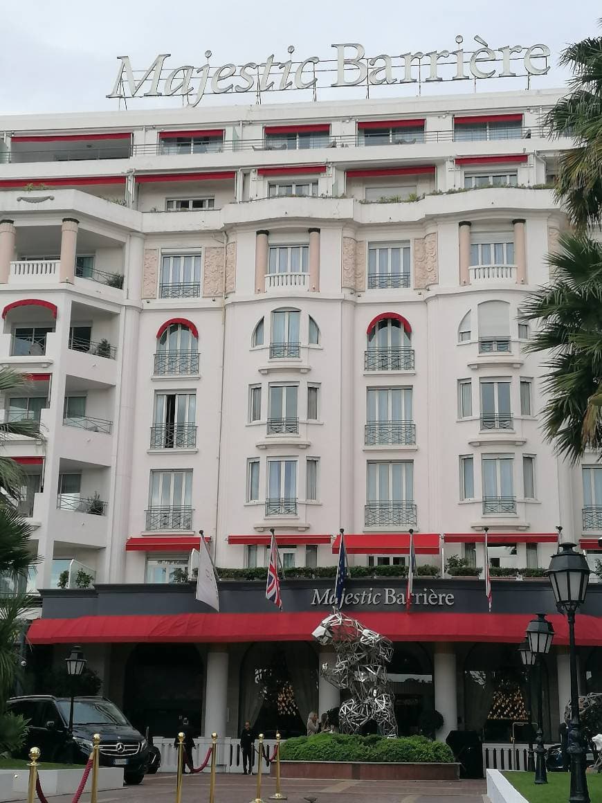 Place Hôtel Barrière Le Majestic Cannes