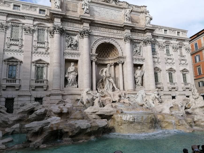 Place Fontana di Trevi