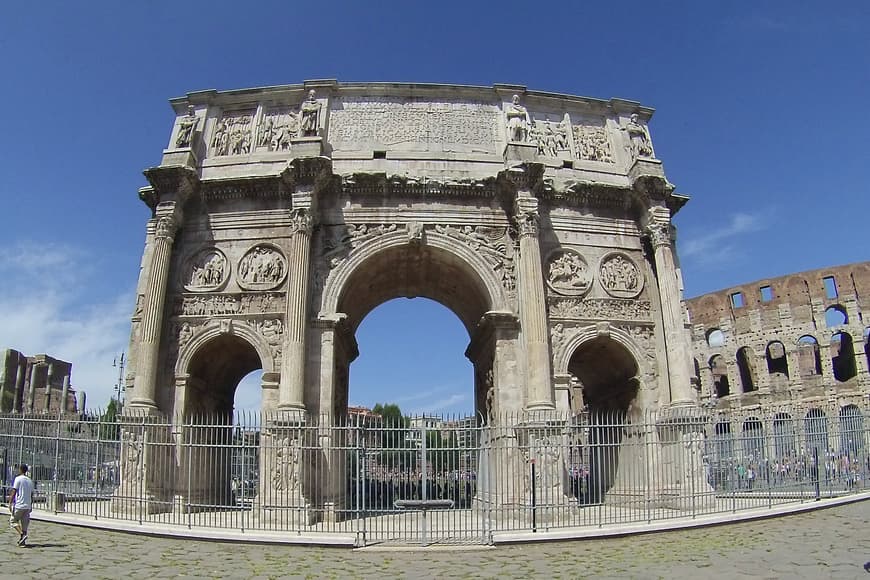 Place Arco de Constantino