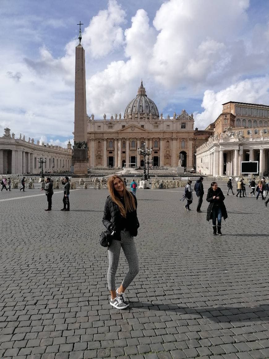 Place Piazza San Pietro