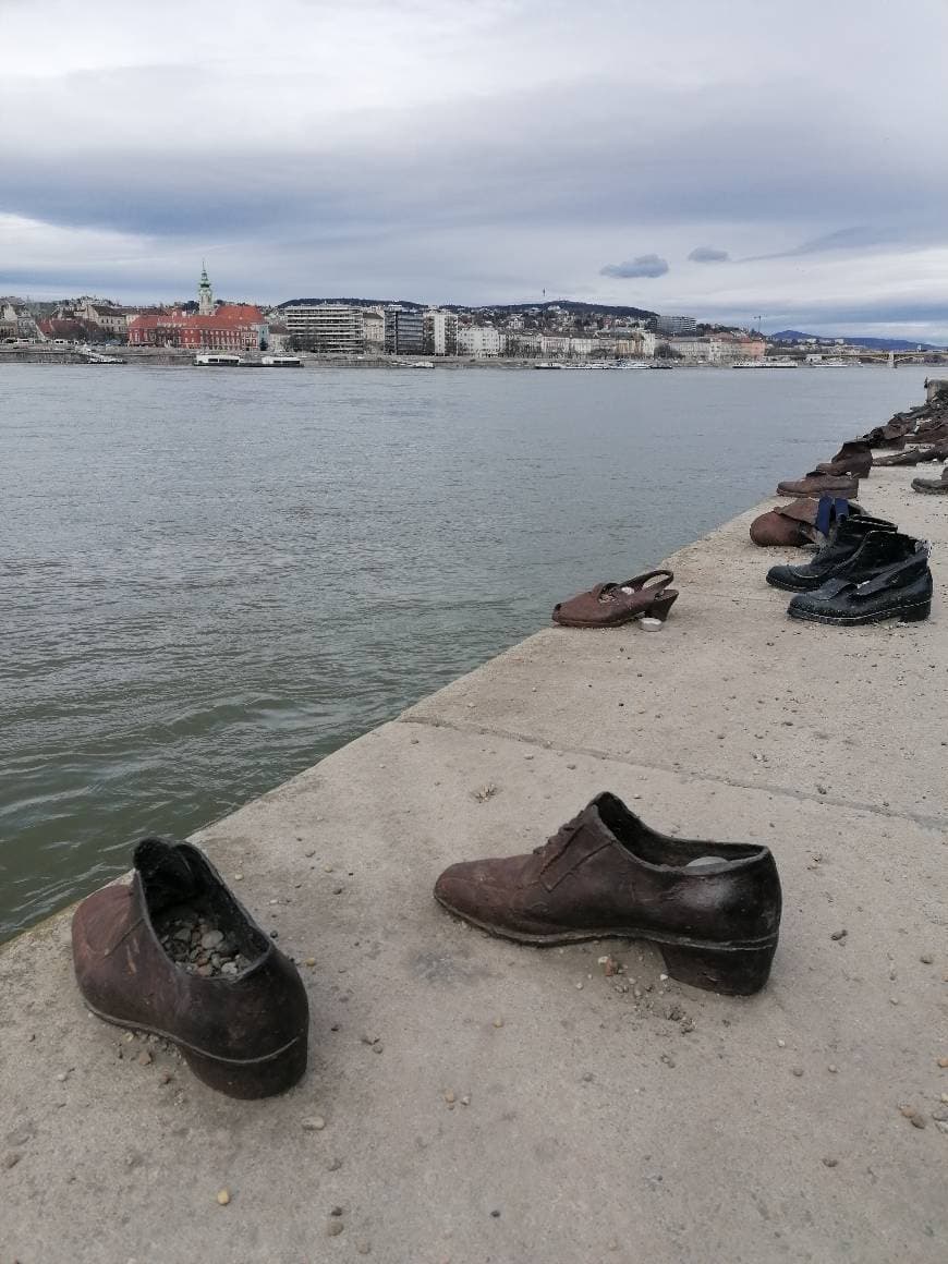 Place Shoes on the Danube Bank