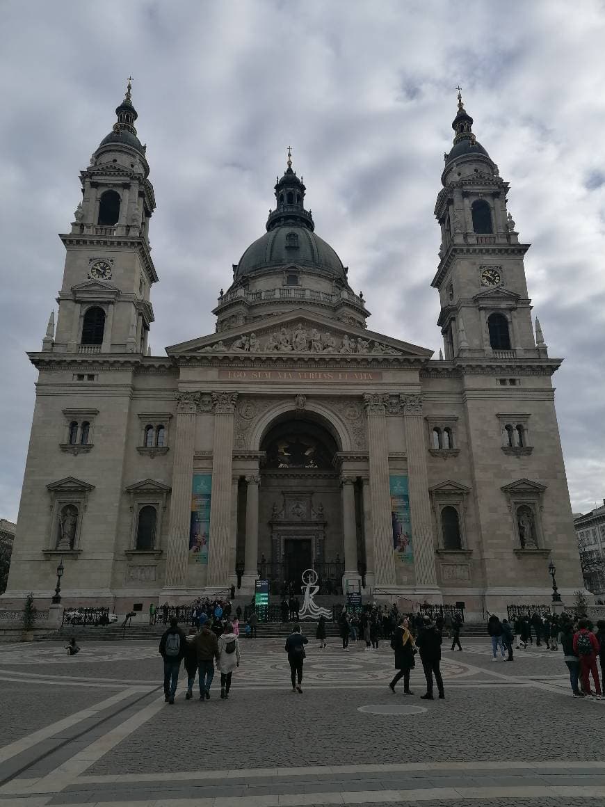 Place Basílica de San Esteban