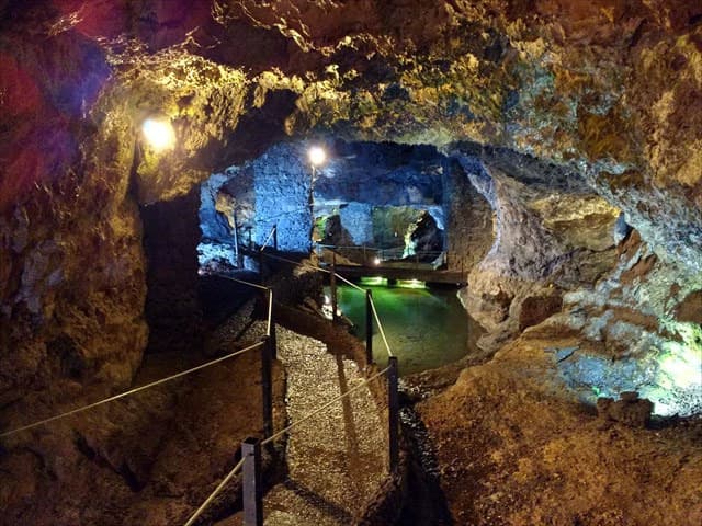 Lugar Grutas de São Vicente