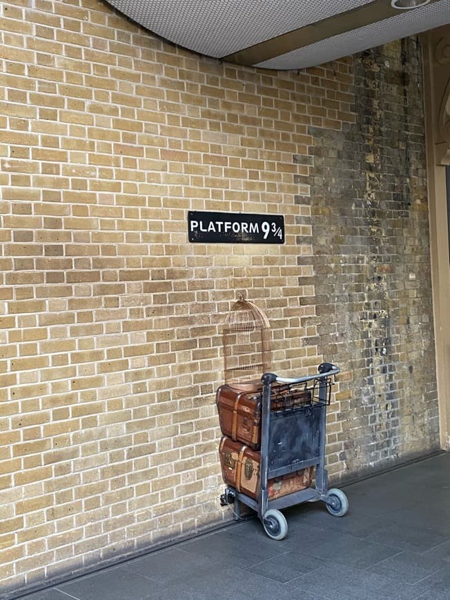 Place The Harry Potter Shop at Platform 9¾