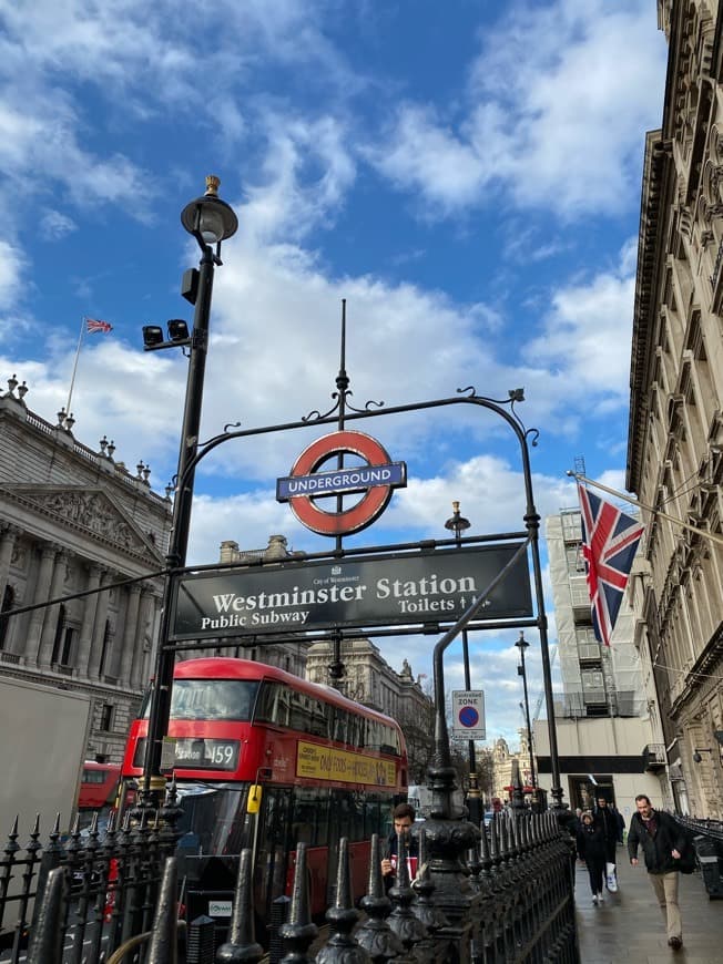 Place Westminster Station