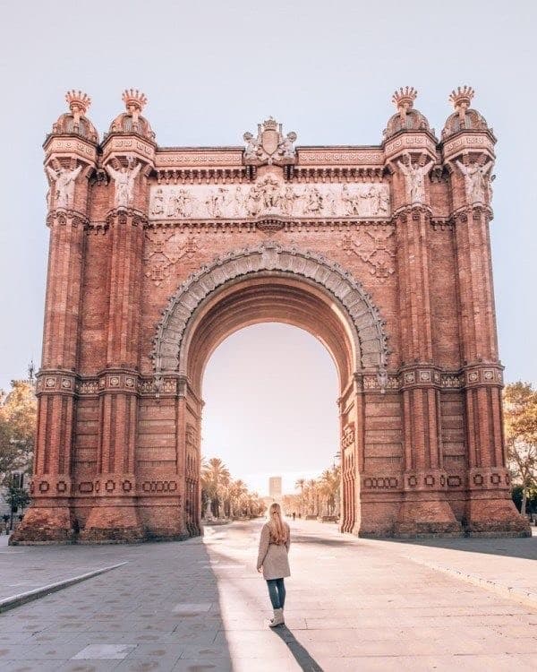 Place Arc de Triomf