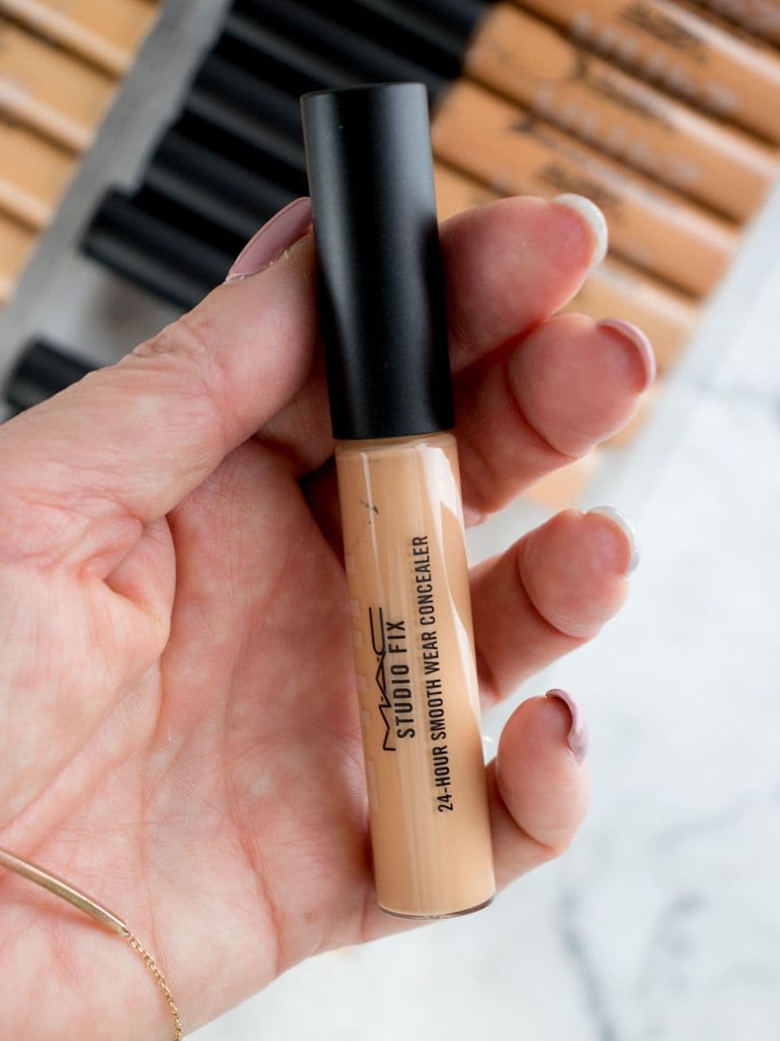 Product Mac Studio Fix concealer