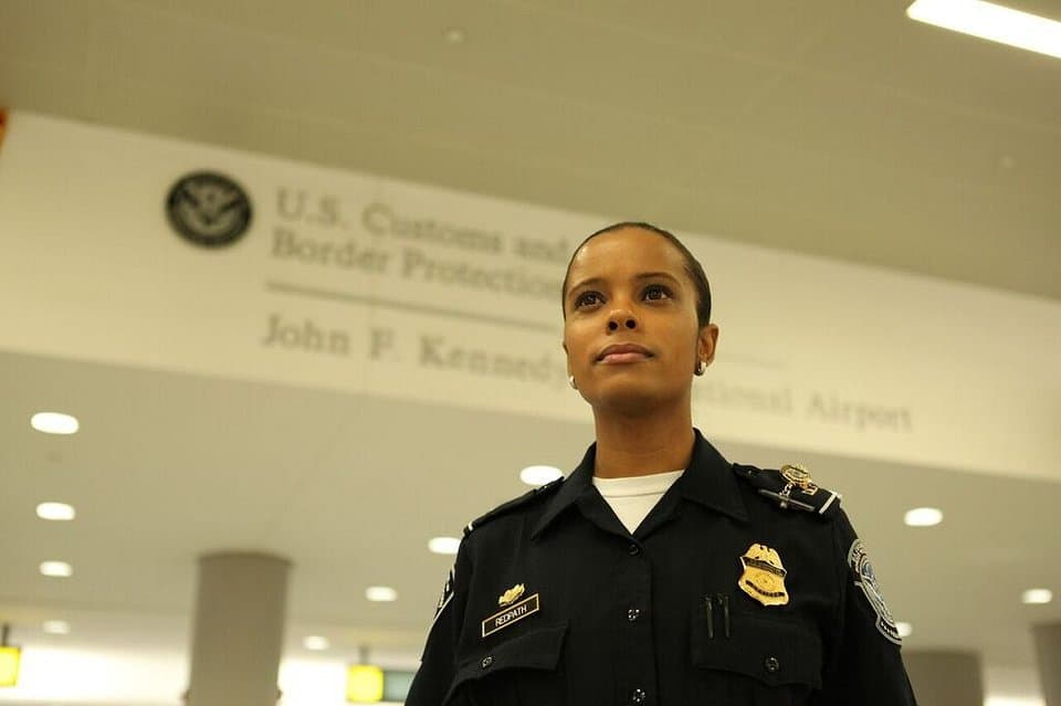 Serie Como apanhar um traficante no aeroporto JFK 