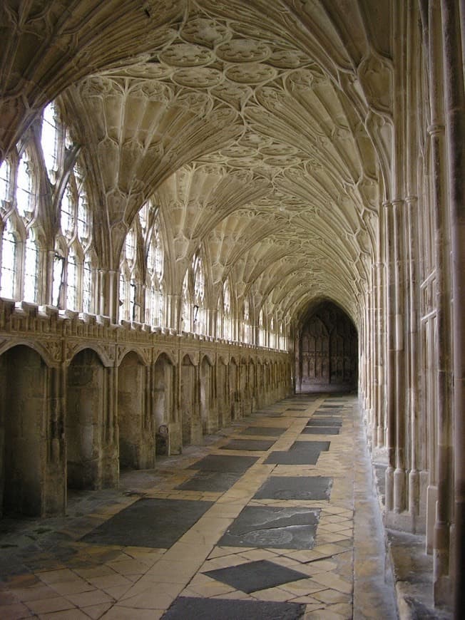 Place Gloucester Cathedral