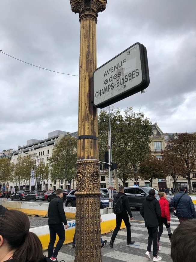 Place Avenue des Champs-Élysées