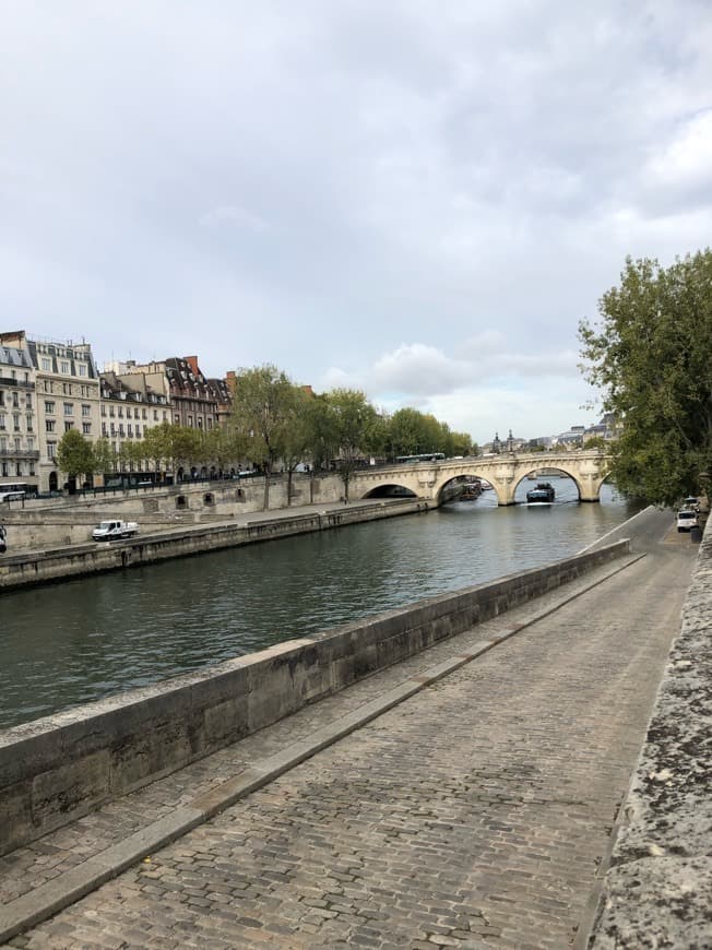 Place Isla de la Cité