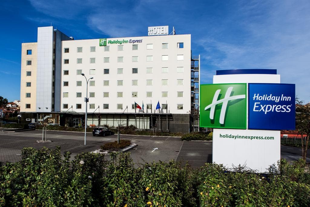 Lugar Holiday Inn Express Lisbon - Oeiras