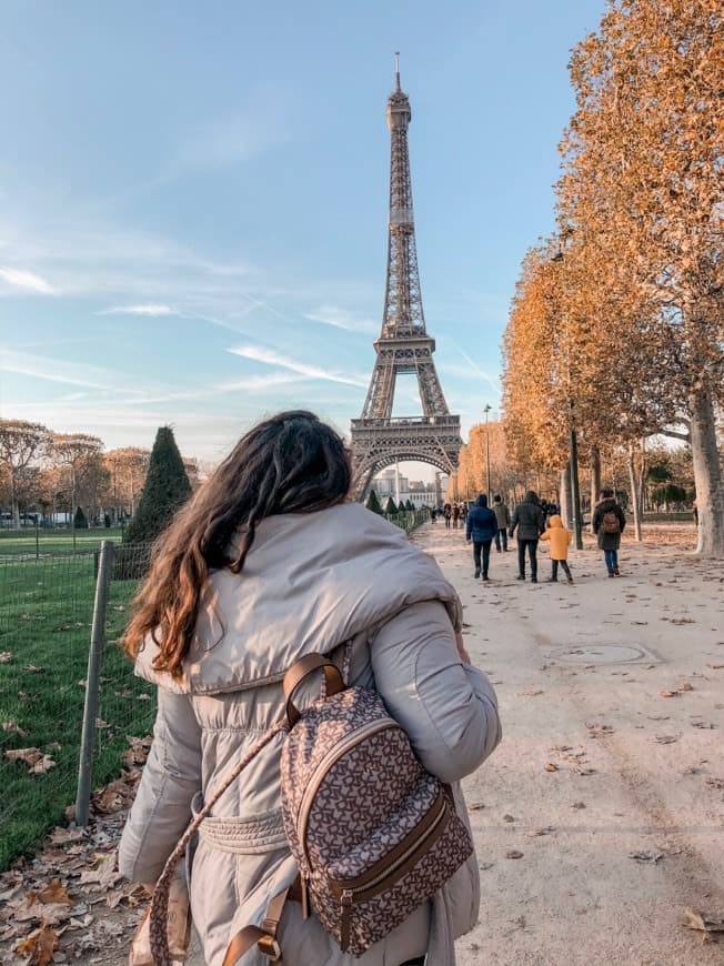 Place Torre Eiffel