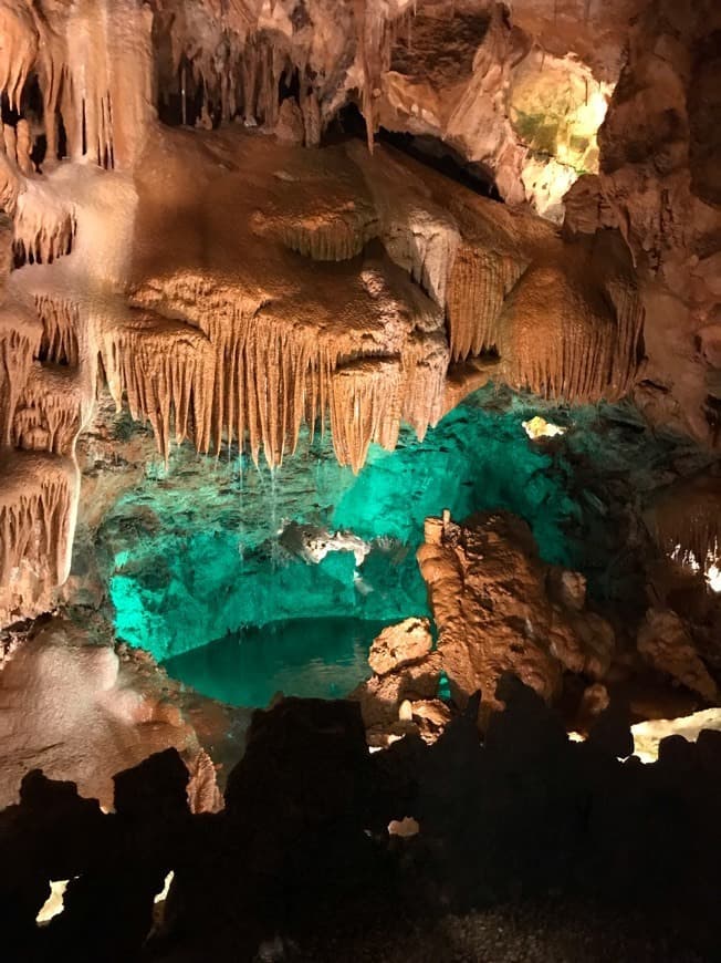 Lugar Grutas de Mira de Aire