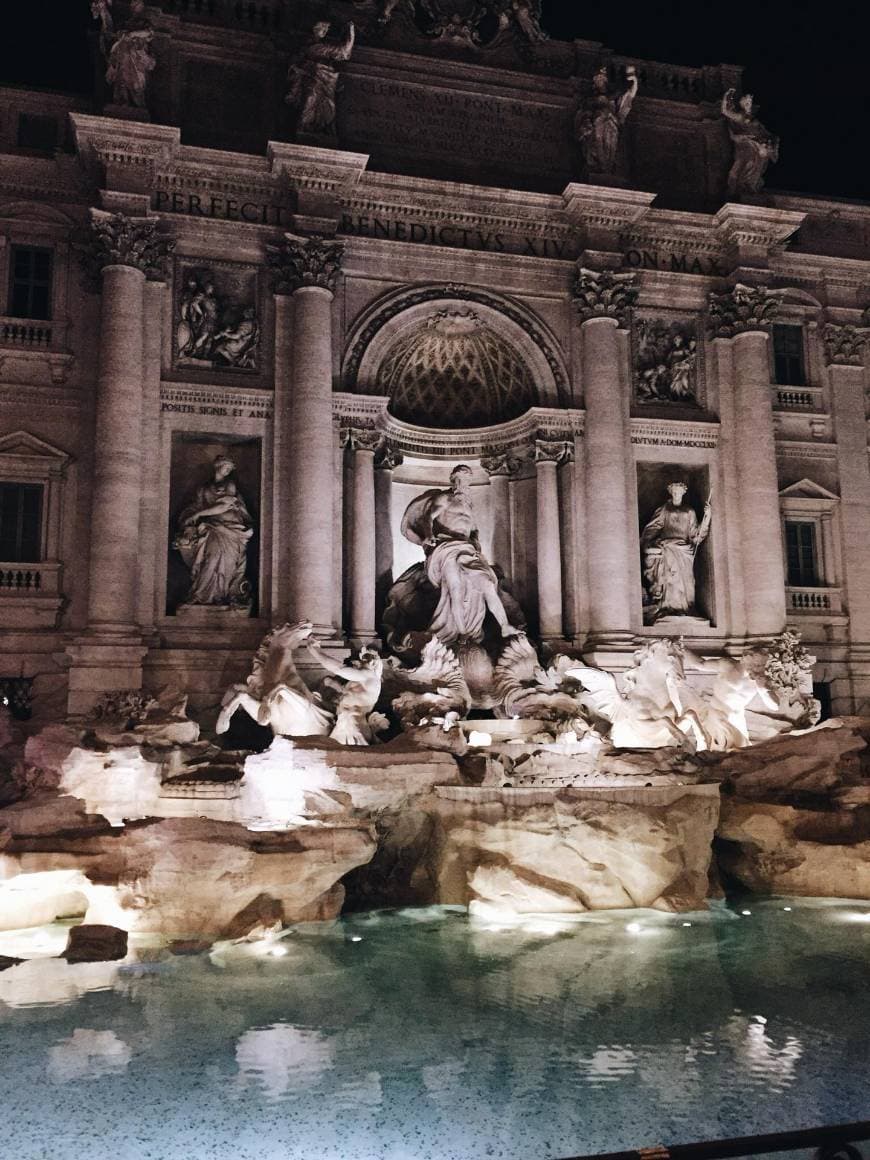 Lugar Fontana di Trevi