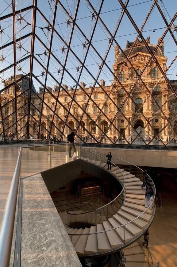 Place Museo del Louvre