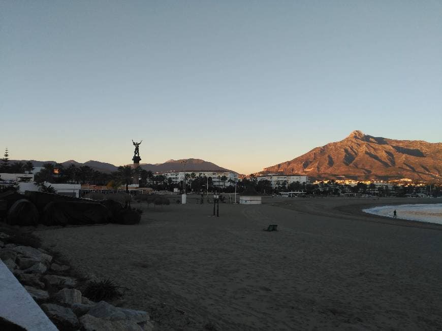 Lugar Playa Nueva Andalucía