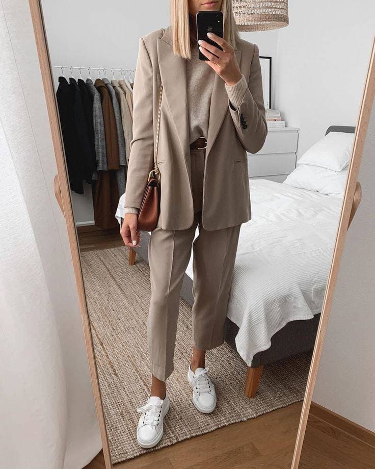 Moda beige suit