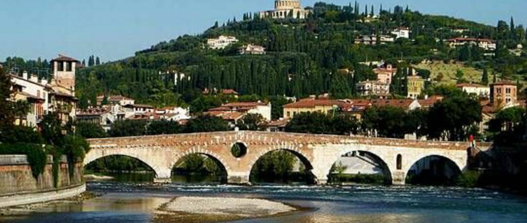 Place Puente de Piedra