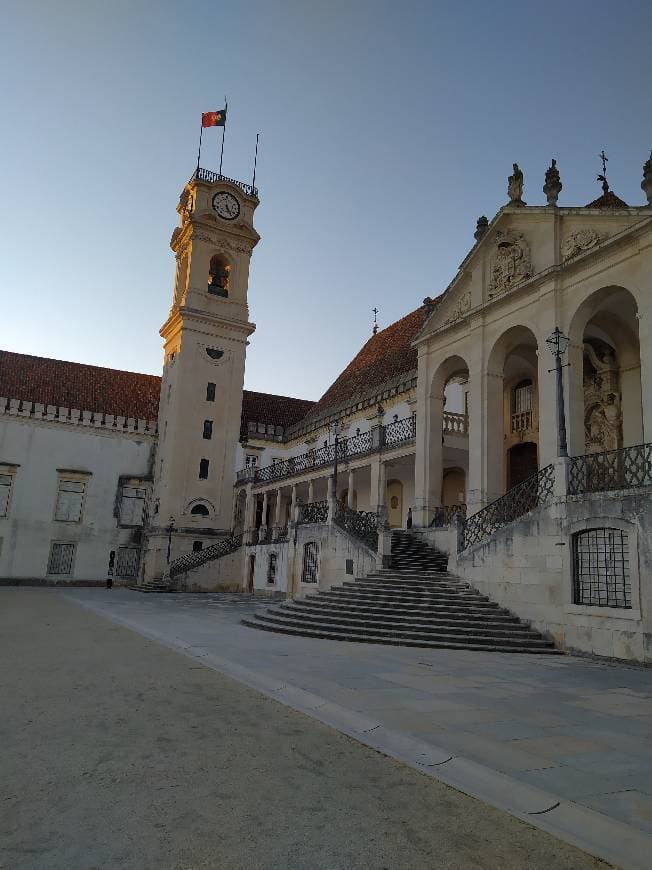 Lugar University of Coimbra Faculty of Law