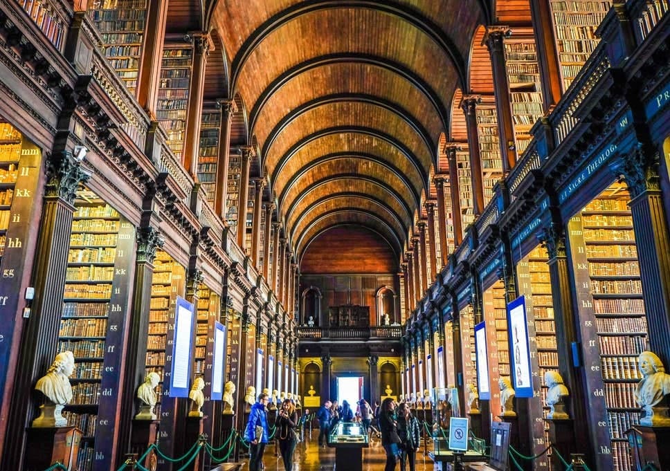 Lugar The Book of Kells