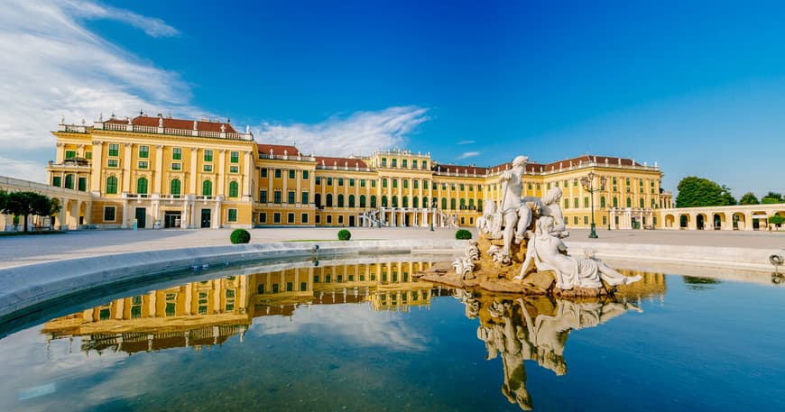 Place Schönbrunn Palace