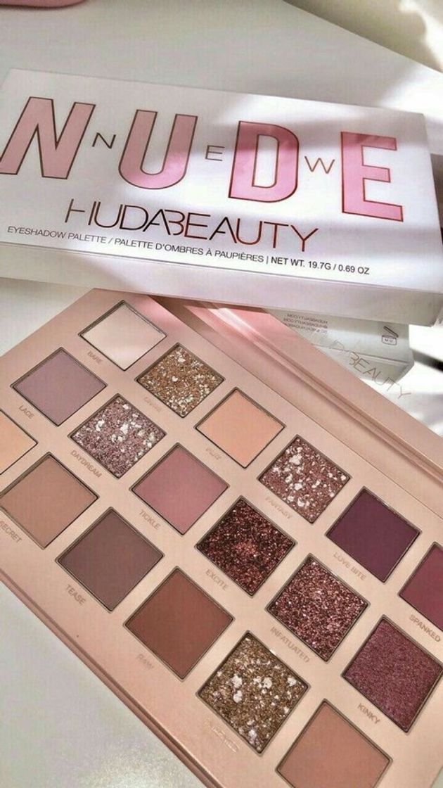 Fashion Palete sombras Hudabeauty nude com brilho 🤩 