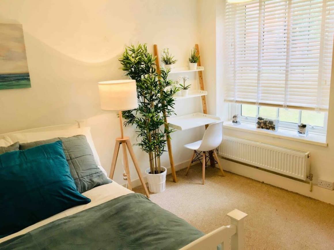 Place Double Bedroom in St John’s Wood