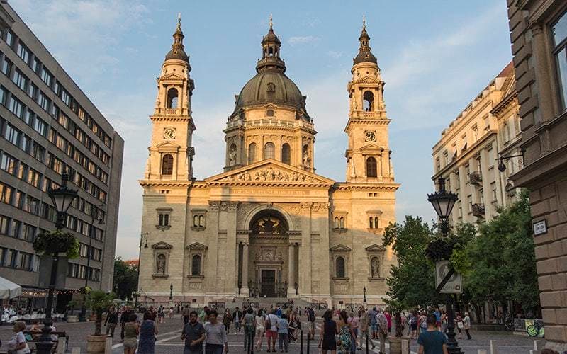 Place Basílica de San Esteban