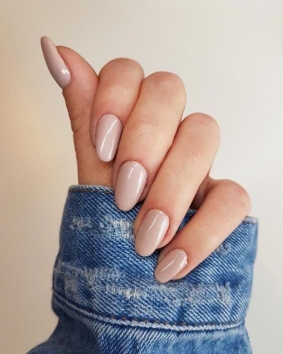 Fashion nude nails