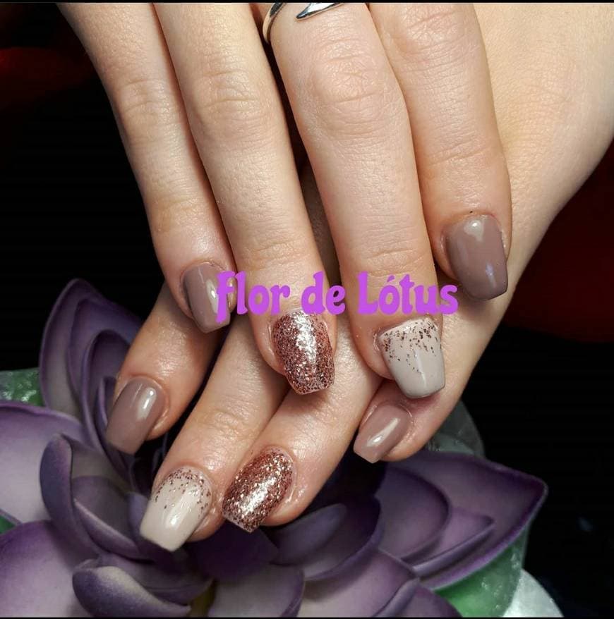 Moda Flor de lotus (unhas de gel)