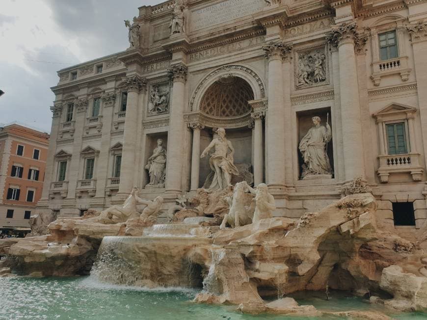 Place Fontana di Trevi