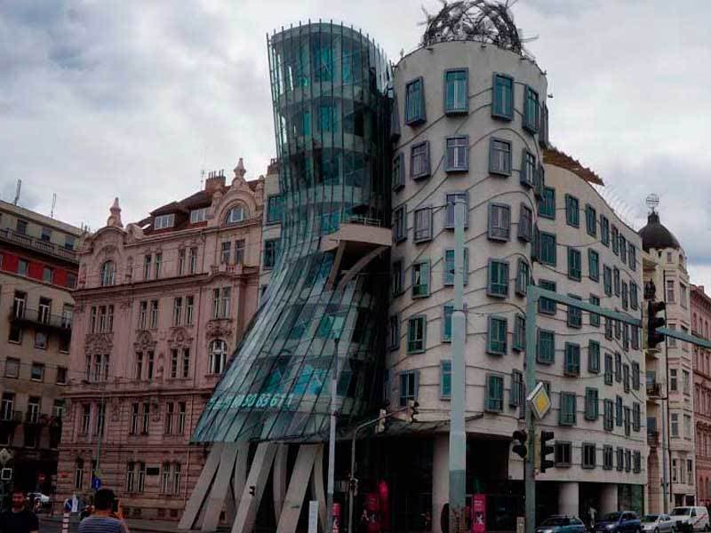 Place Dancing House