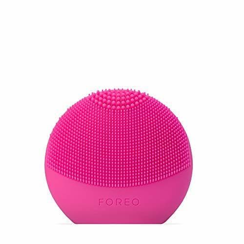 Beauty LUNA Play Plus de FOREO es el cepillo facial recargable de silicona