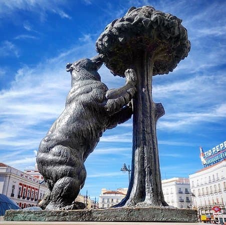 Lugar El Oso y el Madroño