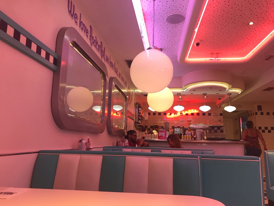 Place Tommy Mel's