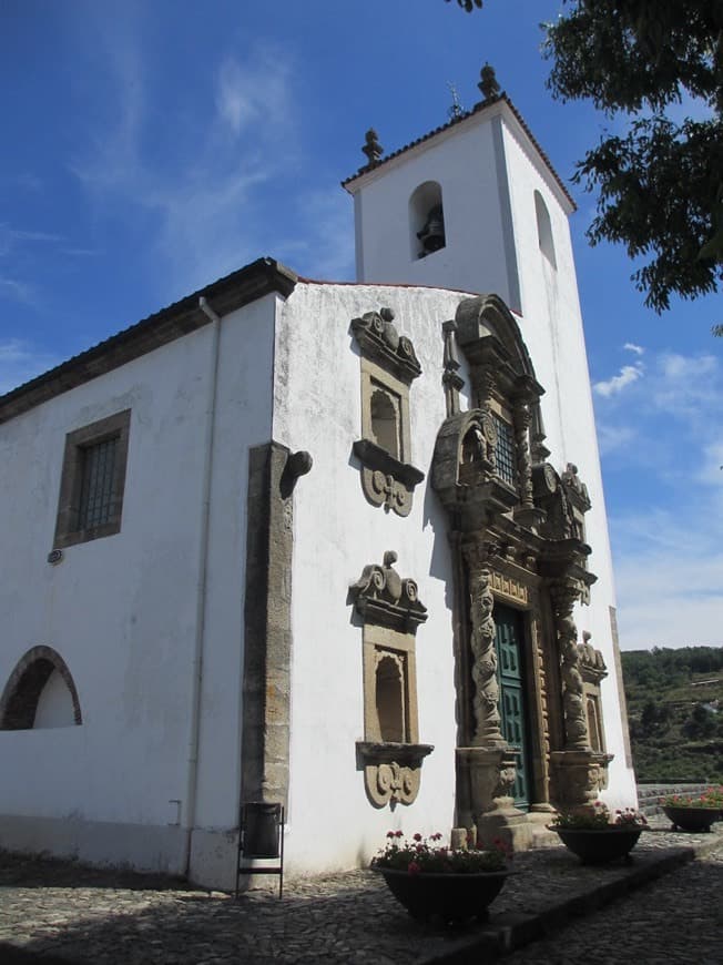 Place Igreja Matriz de Santa Maria de Azinhoso