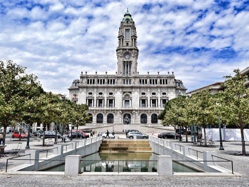 Place Avenida dos Aliados.