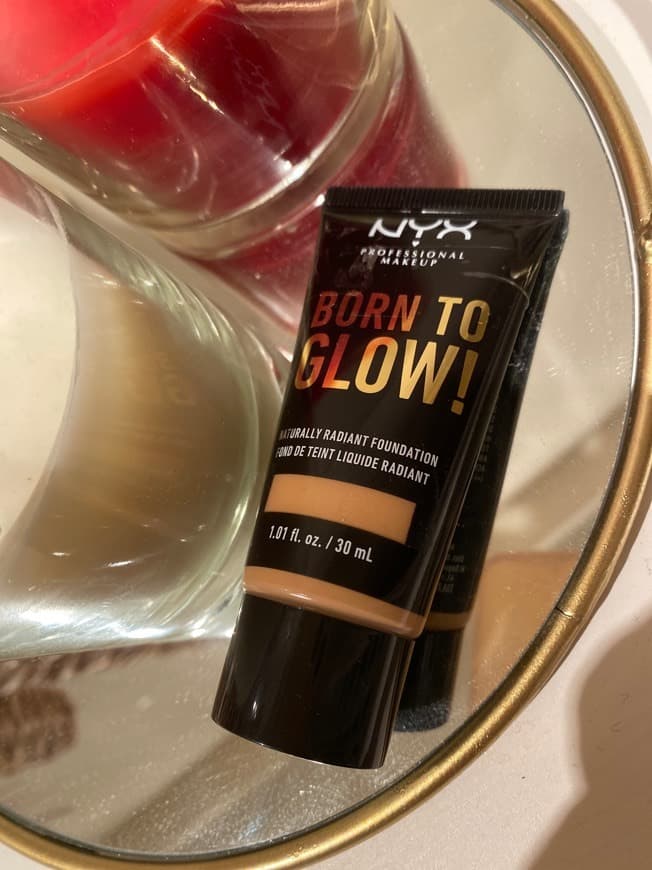 Moda NYX Born To Glow Foundation 